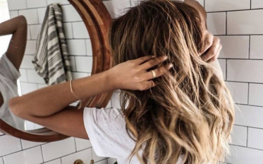 10 καθημερινές συνήθειες που καταστρέφουν τα μαλλιά σου, χωρίς να το καταλαβαίνεις!