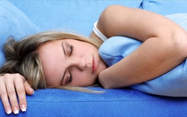 Τρεις παράδοξοι τρόποι για να κοιμηθείτε πιο εύκολα