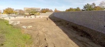 Το νέο τείχος της Γερμανίας: Στο Μόναχο, για να χωρίζει τους ντόπιους από τους πρόσφυγες -Ψηλότερο από του Βερολίνου [βίντεο]