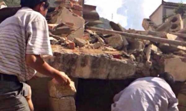 Βίντεο από τη στιγμή του σεισμού στην Κίνα-367 οι νεκροί