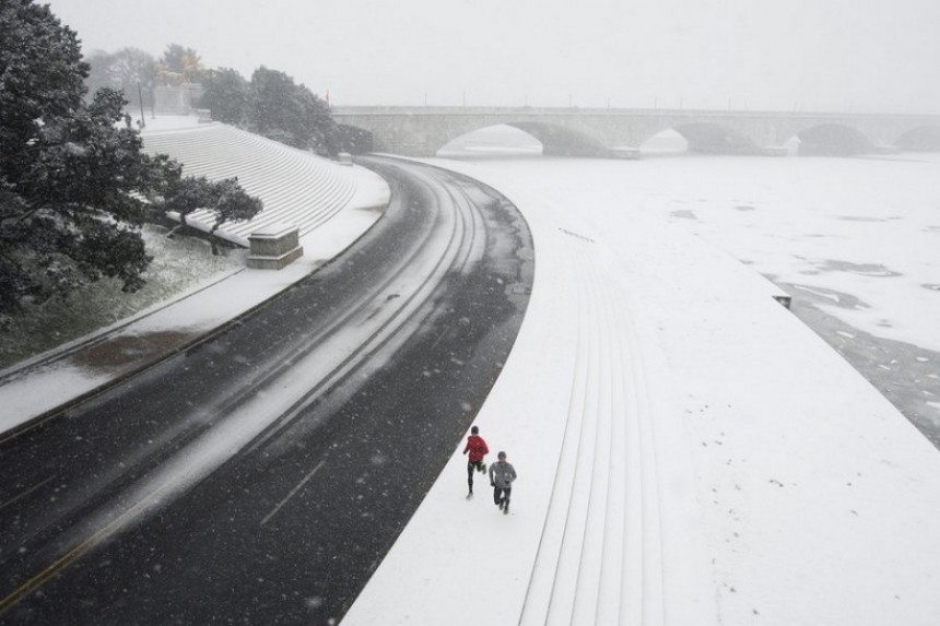 Η χιονοθύελλα Jonas σκεπάζει με πάγο και χιόνι τις ΗΠΑ - Εντυπωσιακές εικόνες