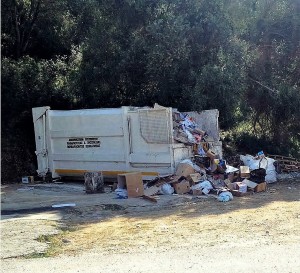 Παράπονα κατοίκων για την κατάσταση με τα σκουπίδια στο Φισκάρδο