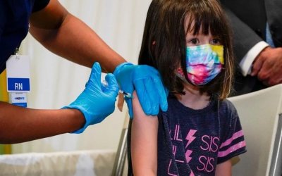 Οι πιθανές παρενέργειες στα παιδιά από το εμβόλιο για τον κορονοϊό - Τι λέει καθηγήτρια Παιδιατρικής