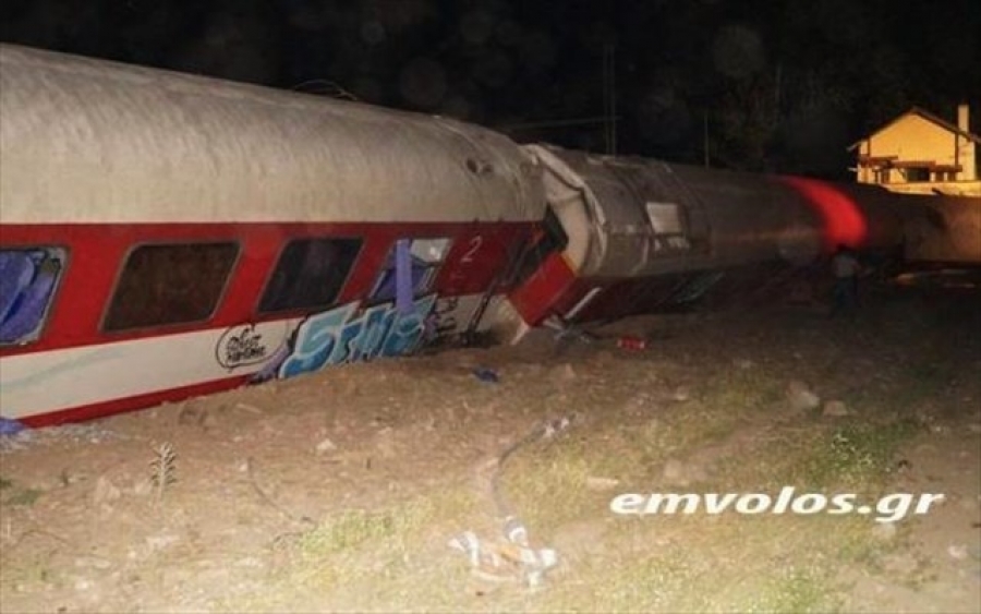 Τέσσερις νεκροί, πέντε τραυματίες από τον εκτροχιασμό τρένου που εκτελούσε το δρομολόγιο Αθήνα – Θεσσαλονίκη