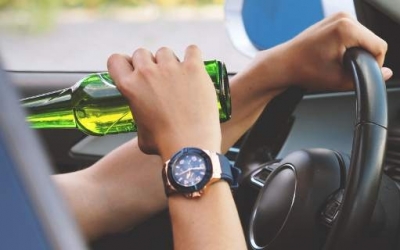 Στοιχεία-σοκ από την Τροχαία: 7 στους 10 χάνουν το δίπλωμα γιατί οδηγούν μεθυσμένοι