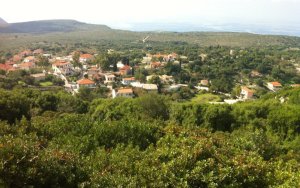 Άγγελος Σπυράτος: Στέγη που στάζει και τοίχοι άβαφτοι στο σχολείο Αθέρα του 1939 — ζητά παρέμβαση από τον Δήμαρχο