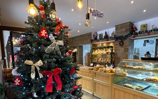 Γεύσεις Χριστουγέννων από τον Φούρνο «Ο ΚΑΛΟΥΡΗΣ» – Παράδοση, Άρωμα και Γλυκές Αναμνήσεις