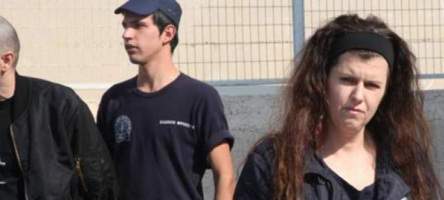 Συνελήφθη η Πόλα Ρούπα -Κρυβόταν σε διαμέρισμα στην Αθήνα