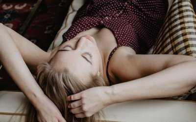 Άγχος - Οι χρήσιμες 6 τεχνικές που θα σου εξασφαλίσουν έναν ήρεμο ύπνο, σύμφωνα με ειδικό