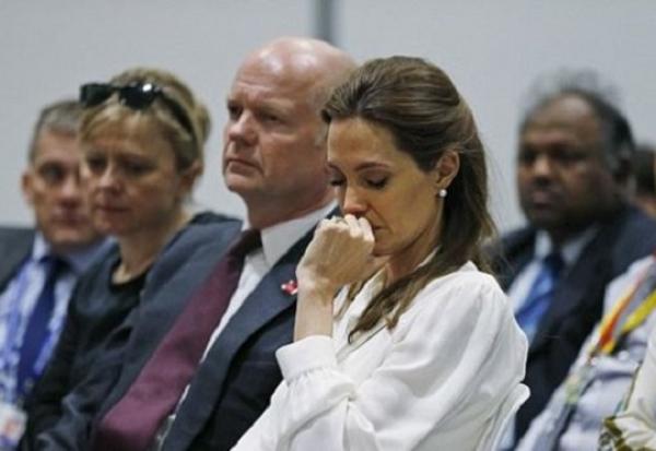 Δεν άντεξε και ξέσπασε σε δάκρυα η Angelina Jolie (ΦΩΤΟ)