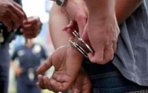 Σύλληψη για παράνομη κατοχή και πώληση αθυρμάτων στην Ιθάκη