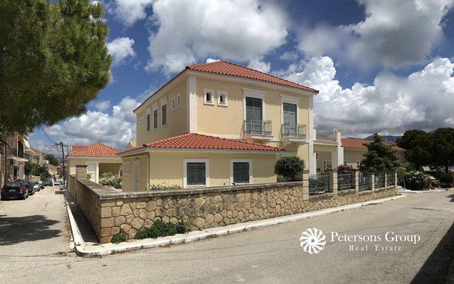 Petersons Real Estate: Αποκλειστικό – Πωλείται αρχοντικό νεοκλασικό στο κέντρο του Ληξουρίου!