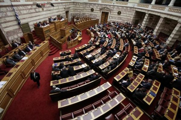 Απορρίφθηκε η πρόταση δυσπιστίας του ΣΥΡΙΖΑ - Ψήφισε «Ναι» και διαγράφηκε η Θεοδώρα Τζάκρη
