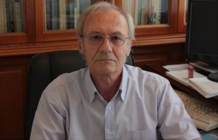 Γαβριήλ Μανωλάτος: «Η Ελλάδα θα πρέπει να αντέξει»