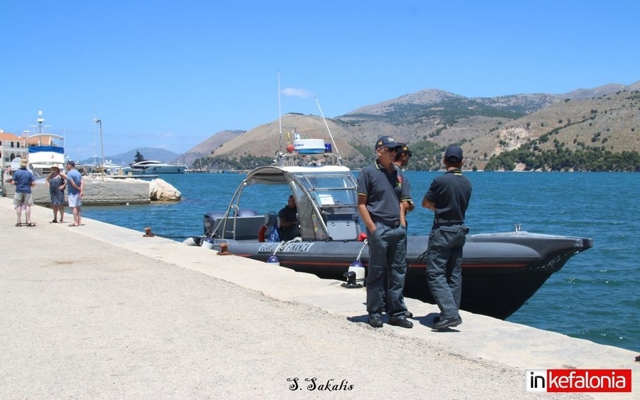 Ιταλικό ταχύπλοο στο λιμάνι του Αργοστολίου. Ποιος ο ρόλος του;