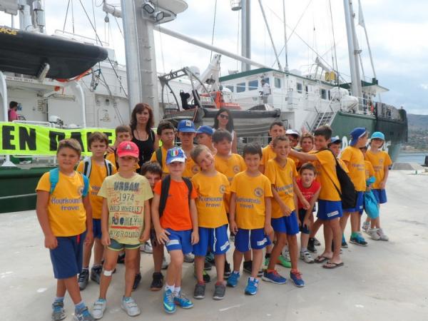 Τα παιδιά του αθλητικού camp ΑΣΚ- ΝΟΚΙ στο «Rainbow Warrior III»
