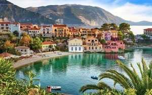 H Κεφαλονιά μέσα στα 15 ελληνικά νησιά που προτείνουν οι βρετανικοί Times για διακοπές το 2024