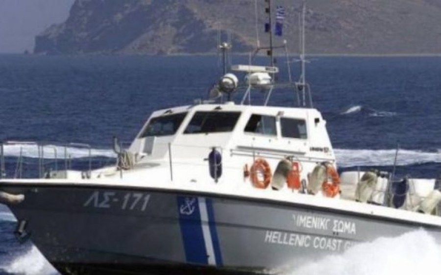 Μηχανική βλάβη σε τουριστικό σκάφος στην Ιθάκη