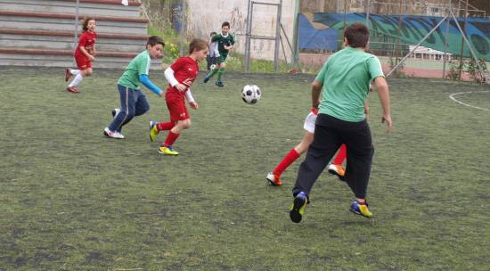 Ο Υφυπουργός Πέτρος Αλιβιζάτος στηρίζει  τα νιάτα του Κεφαλλονίτικου ποδοσφαίρου! 