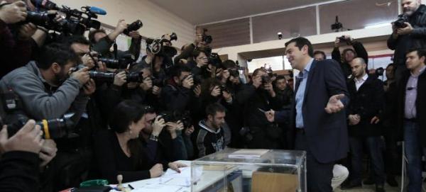 Πανζουρλισμός στο εκλογικό κέντρο όπου ψήφισε ο Τσίπρας