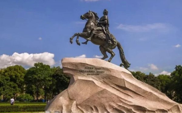 Μαρίνος Χαρβούρης: Ο Κεφαλονίτης Ντα Βίντσι που μετέφερε την πιο βαριά πέτρα στον κόσμο για το άγαλμα του Μεγάλου Πέτρου