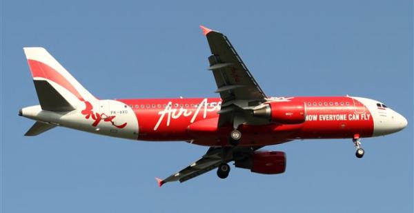 Ινδονησία: Χάθηκε από τα ραντάρ αεροσκάφος της AirAsia με 162 επιβαίνοντες