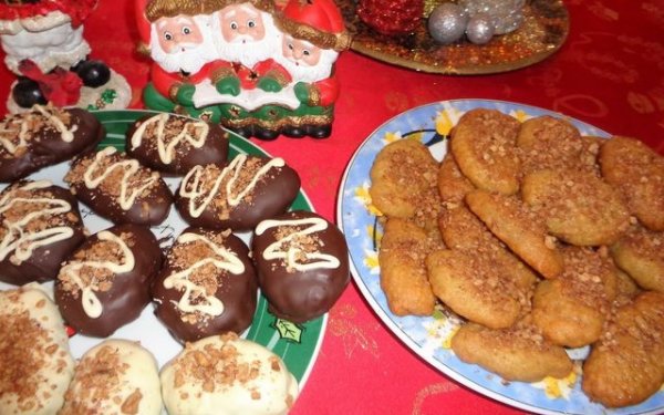 Υπέροχα μελωμένα παραδοσιακά μελομακάρονα από την Σία Λαδά