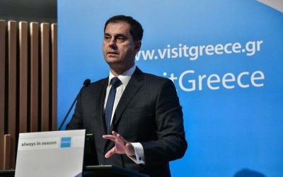 Σε τουριστική περίοδο τριών μηνών φαίνεται πως βαδίζει ο ελληνικός τουρισμός, όπως τόνισε ο υπουργός Τουρισμού Χάρης Θεοχάρης