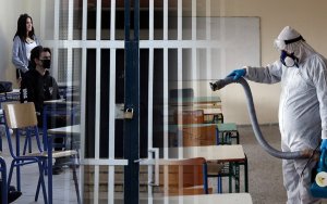 Κορονοϊός: Διχασμός των ειδικών για το άνοιγμα σχολείων στις 7 Ιανουαρίου