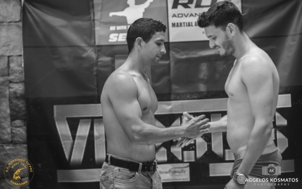 Αγώνες πυγμαχίας στο Αργοστόλι: Ένα συναρπαστικό θέαμα (εικόνες)