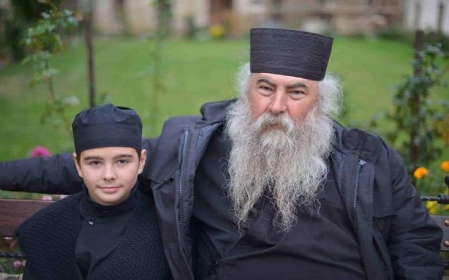 Νέα τροπή στην ιστορία του 12χρονου Μιχάλη, του «μοναχού» στο Άγιο Όρος