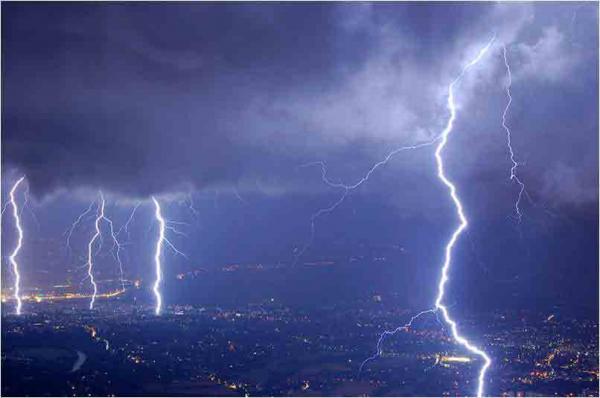 Έκτακτο δελτίο επιδείνωσης του καιρού - Καταιγίδες και ισχυροί άνεμοι ανήμερα των Θεοφανείων
