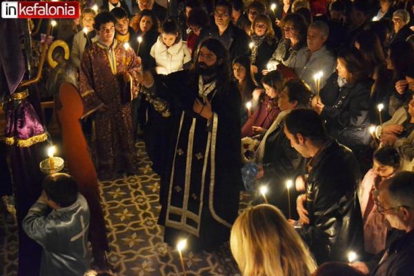Ληξούρι: Η Ακολουθία των Παθών στον Άγιο Νικόλαο  Μηνιατών (εικόνες +video)