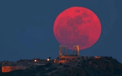 Έρχεται το μεγαλύτερο «ματωμένο Φεγγάρι» του 21ου αιώνα