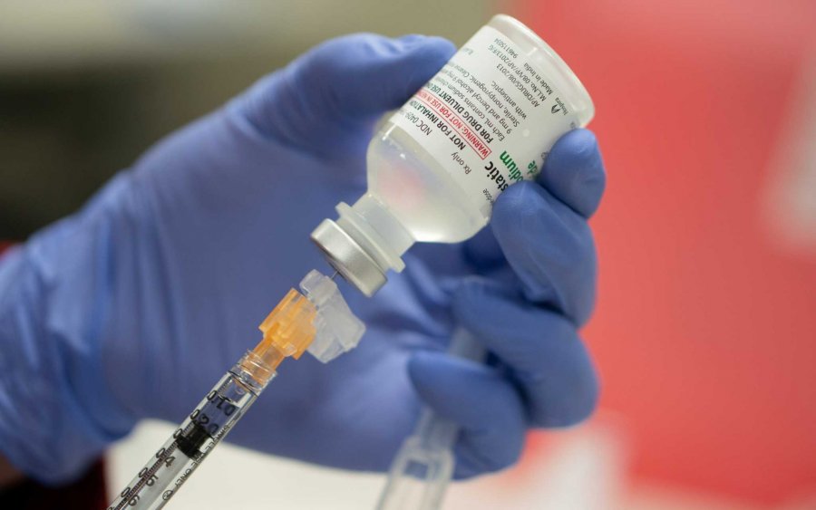 Ηλίας Μόσιαλος: Ο μήνας που θα έρθει η κανονικότητα – Η αλήθεια για τις «παρενέργειες» του εμβολίου