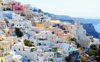 Πώς αποτιμάται ο πρώτος μήνας «ανοίγματος» του ελληνικού τουρισμού