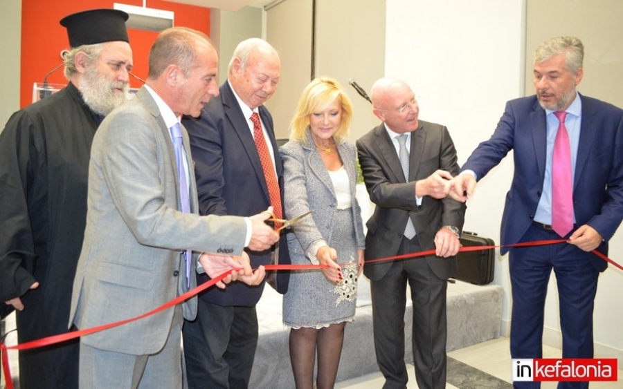 Λαμπερά εγκαίνια για το νέο κατάστημα της EUROBANK στο Αργοστόλι (εικόνες/video)