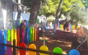 Κοινότητα Φάρσων: Καθαριότητα στην παιδική χαρά και στον περιβάλλοντα χώρο (εικόνες)