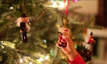 Την Κυριακή θα φωταγωγηθεί το Χριστουγεννιάτικο δέντρο στα Φαρακλάτα
