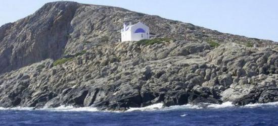 Σάλος στην Κρήτη: Ζευγάρια κάνουν σεξ μέσα σε εκκλησάκι