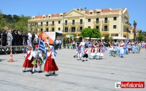 Αργοστόλι: Η παρέλαση για τον εορτασμό της Ένωσης των Επτανήσων με την υπόλοιπη Ελλάδα (εικόνες)