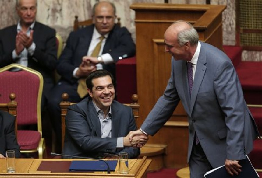 Με 251 «ναι» η εξουσιοδότηση στον πρωθυπουργό, απώλειες στον ΣΥΡΙΖΑ