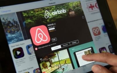 Μηχανισμός αυτοφώρου για αδήλωτα Airbnb - Eφοριακοί κάνουν τους πελάτες και πιάνουν όσους δεν δηλώνουν έσοδα