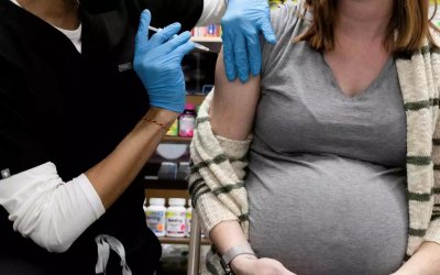 Κορονοϊός και εγκυμοσύνη: Πόσο επηρεάζει το εμβόλιο – Τι συμβαίνει με τις αποβολές
