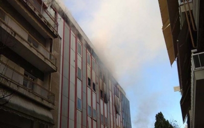 Μεγάλη πυρκαγιά σε εφορία στη Λάρισα -Ισχυρές δυνάμεις της πυροσβεστικής στο σημείο [εικόνες]
