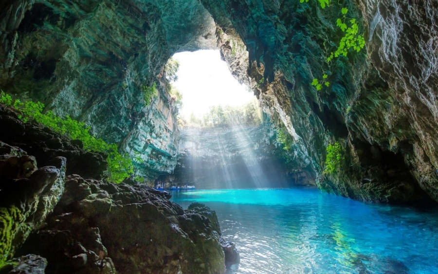 Λιμνοσπήλαιο Μελισσάνης: Το μαγικό μέρος της Ελλάδας που αποθεώνει το Conde Nast Traveler (εικόνες)