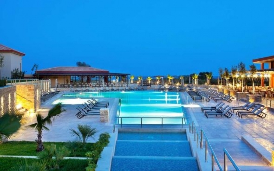 «Exclusive Party by the pool» στο Apollonion Resort &amp; Spa στο Ληξούρι!