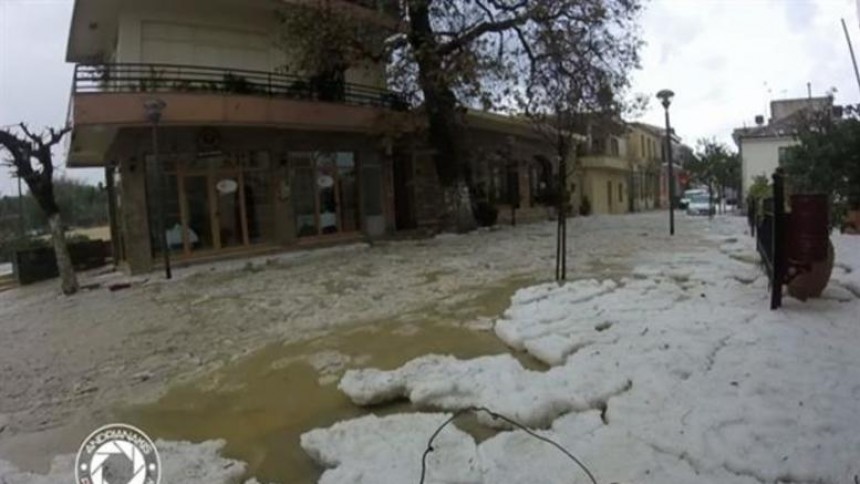 Απίστευτες εικόνες: Ποτάμι από πάγο σε χωριό της Κρήτης