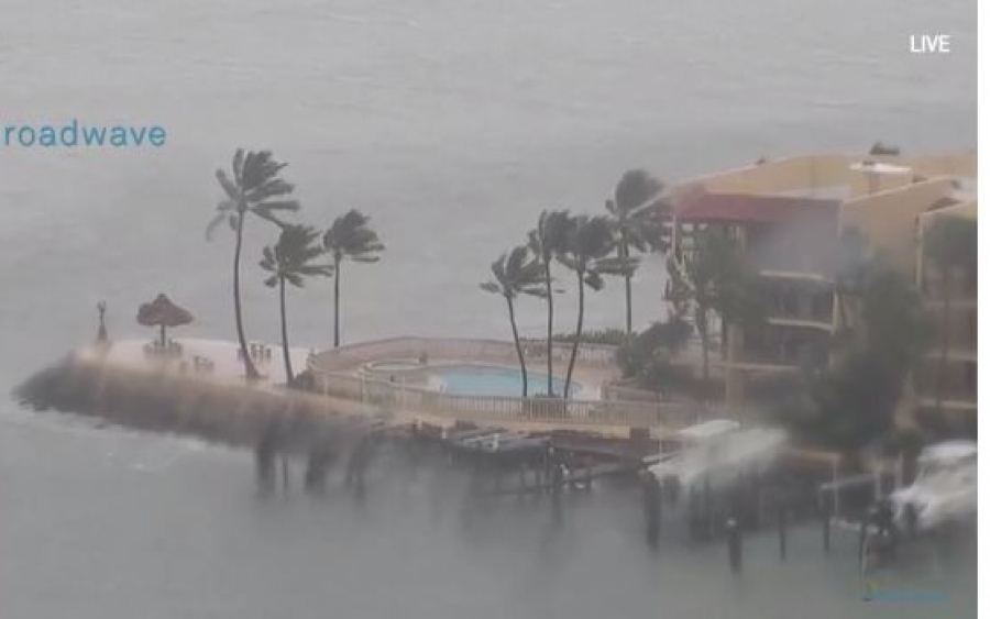LIVE: Ο τυφώνας Ίρμα χτυπάει την Φλόριντα (Ζωντανή εικόνα από Μαϊάμι και Τάμπα)