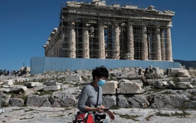 Έλληνες τουρίστες και υπό προϋποθέσεις βλέπει για φέτος η τουριστική αγορά